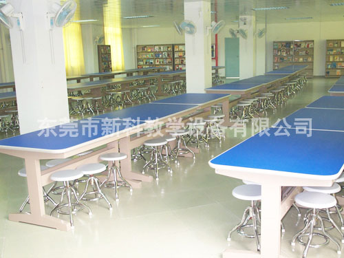 <a href='http://www.ombuyer.com/chanpin/110-1.html' target='1' style='font-size:18px; font-weight:bold; color:#000000;'>圖書閱覽室</a>8