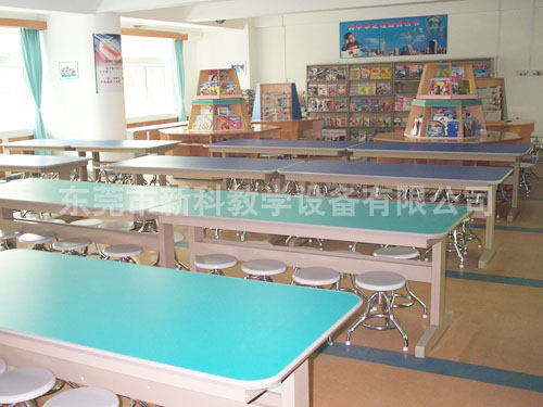 <a href='http://www.ombuyer.com/chanpin/110-1.html' target='1' style='font-size:18px; font-weight:bold; color:#000000;'>圖書閱覽室</a>7