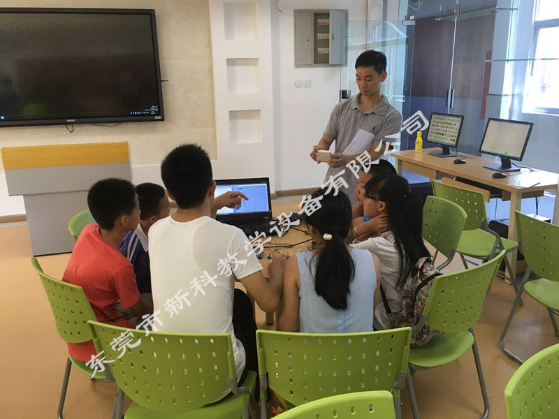 <a href='http://www.ombuyer.com' target='1' style='font-size:14px; font-weight:bold; color:#0080ff;'>創(chuàng)客實驗室</a>